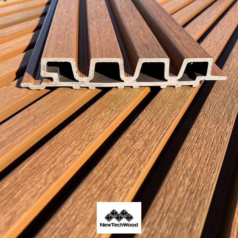 BARDAGE BOIS COMPOSITE BROSSÉ (H54) TK TEAK – UH108 34*185*3900