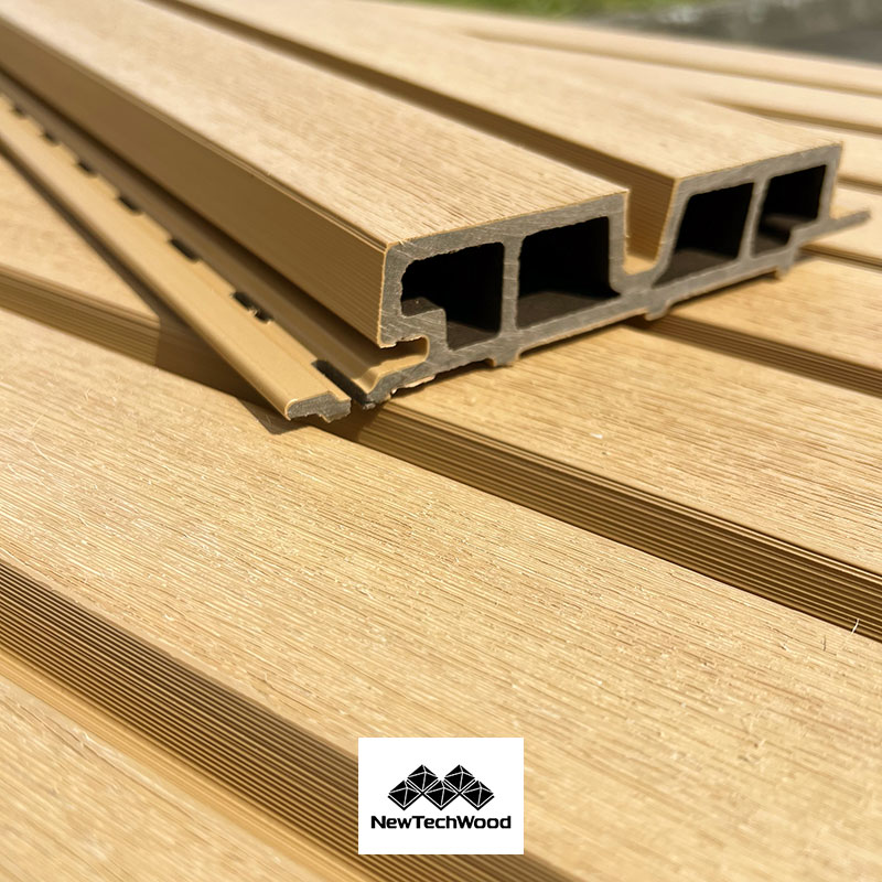 BARDAGE BOIS COMPOSITE BROSSÉ (H54) RCE RED CEDAR – UH130 34*150*2900