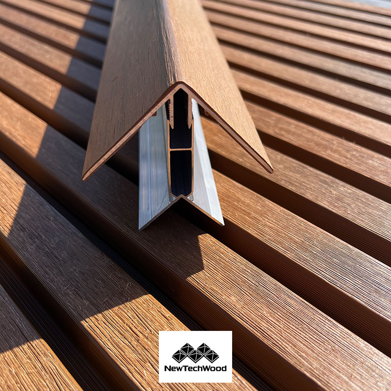 ACCESSOIRE BARDAGE BOIS COMPOSITE BROSSÉ (H54) TK TEAK – CA36 AA35 CORNIERE ANGLE 66*66*3000