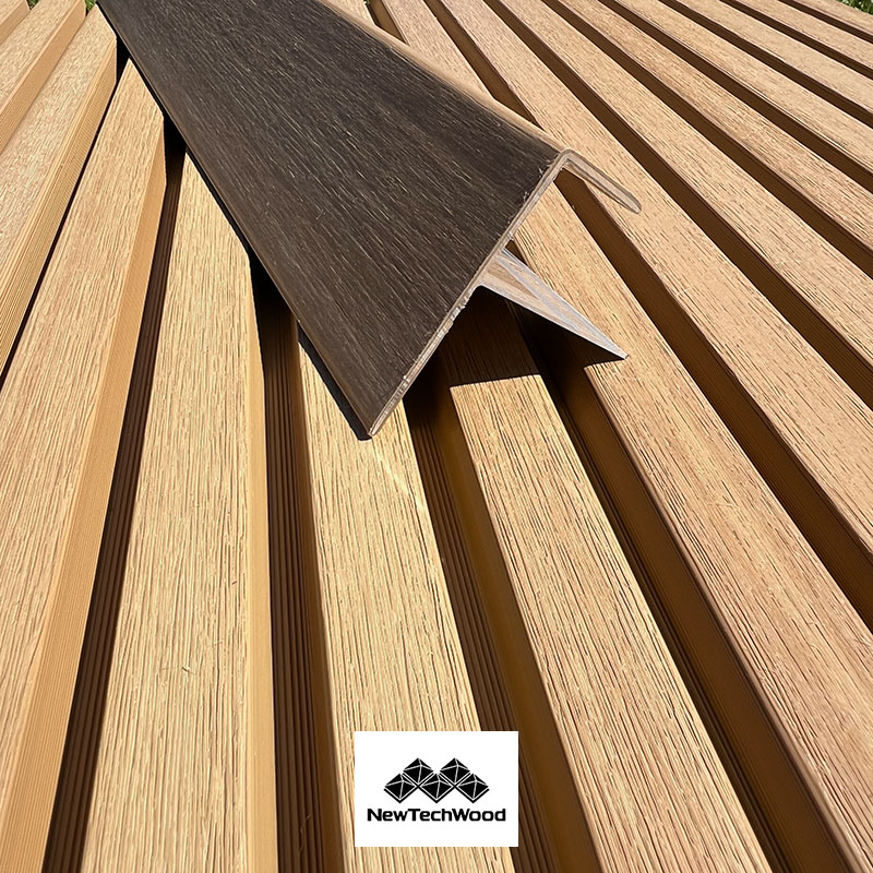 ACCESSOIRE BARDAGE BOIS COMPOSITE BROSSÉ (H54) RCE RED CEDAR – CA212 PROFILE EXTRÉMITÉ 37*94*3000