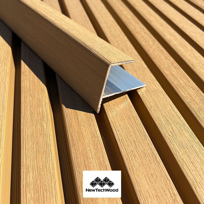 ACCESSOIRE BARDAGE BOIS COMPOSITE BROSSÉ (H54) RCE RED CEDAR – CA37 PROFILE EXTRÉMITÉ 37*61*3000