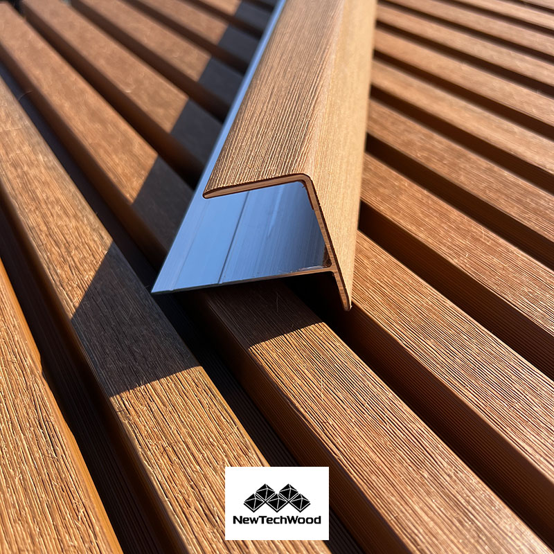 ACCESSOIRE BARDAGE BOIS COMPOSITE BROSSÉ (H54) TK TEAK – CA37 PROFILE EXTRÉMITÉ 37*61*3000