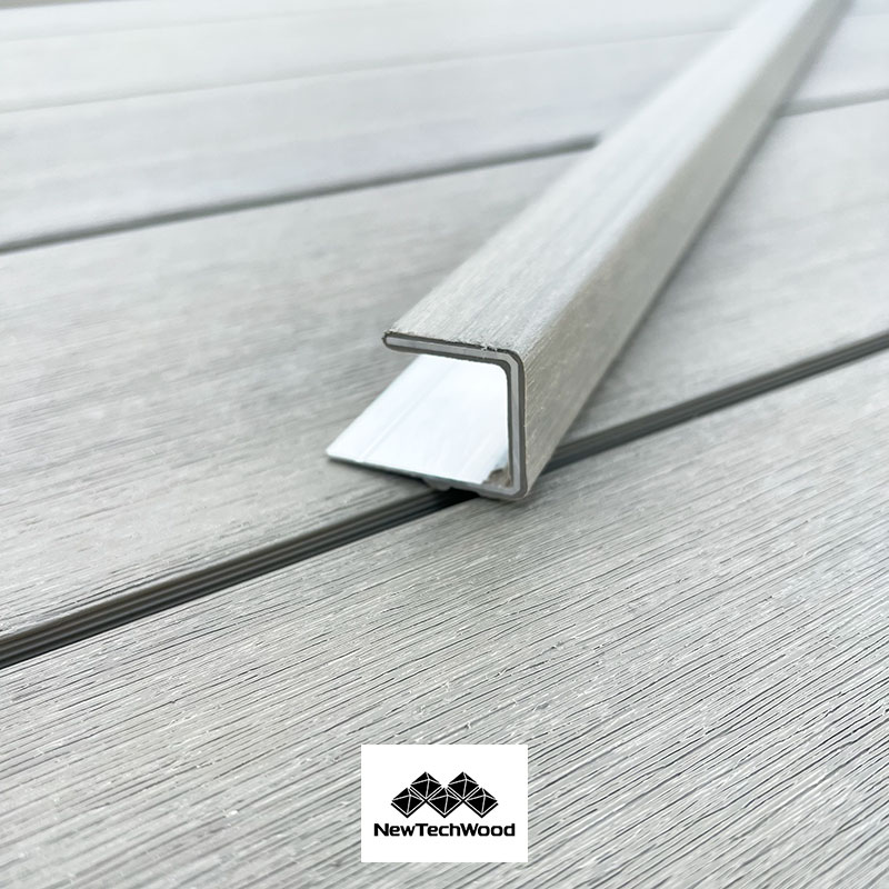NEWTECHWOOD ACCESSOIRE BARDAGE BOIS COMPOSITE BROSSÉ (H54) AT ANTIQUE GREY – CA217 PROFIL EXTRÉMITÉ 22*25*3000