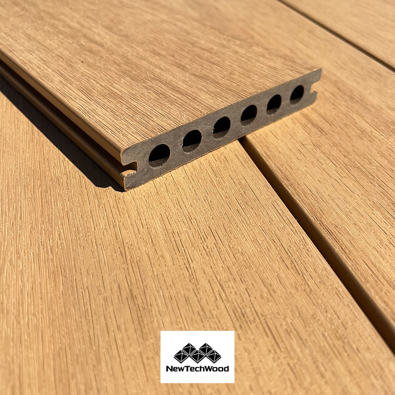 TERRASSE BOIS COMPOSITE SEMI PLEIN STRUCTURÉ ET BROSSÉ (H55 H54) RCE RED CEDAR – UH02 23*138*4000