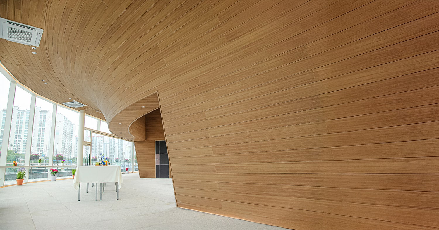 Gros plan sur la profondeur de couleur d une lame composite NewTechWood